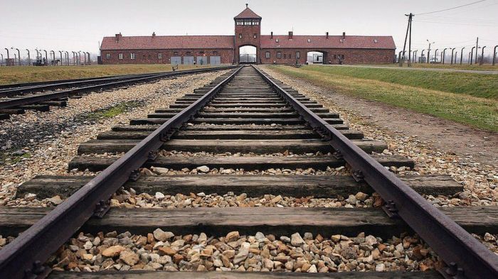 Auschwitz tour tours krakow birkenau city guided