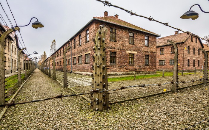 Auschwitz tour concentration camp poland gruener birkenau yanek gate arbeit frei macht timeline group death vienna prague where vacation sutori